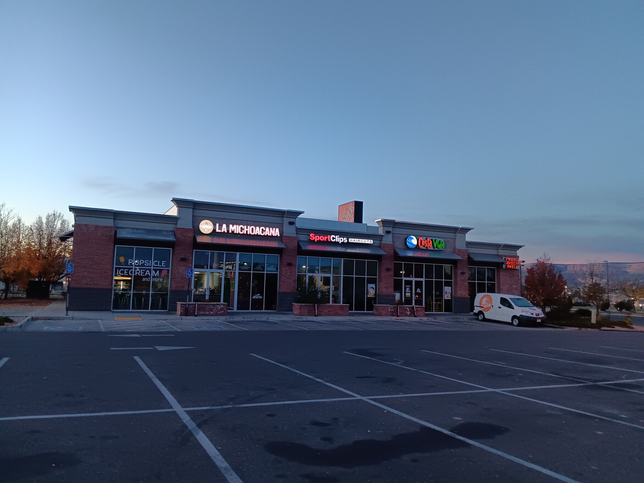 2430 Patterson Rd, Grand Junction, CO à vendre Photo de l’immeuble– Image 1 sur 8