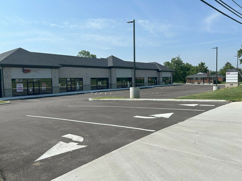9774 Cincinnati Columbus Rd, West Chester, OH à louer - Photo de l’immeuble – Image 2 sur 33