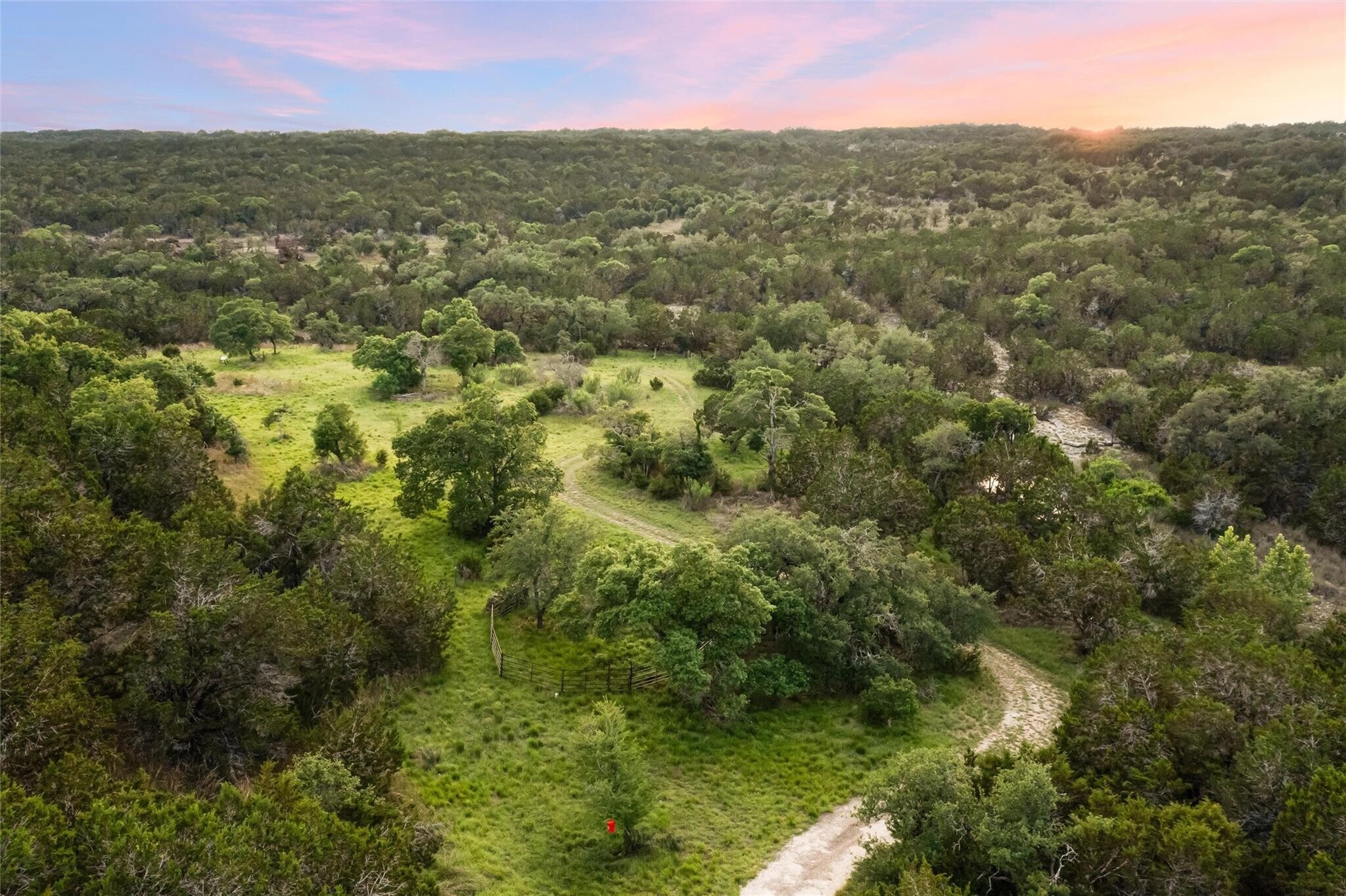 900 Lost Valley Rd, Dripping Springs, TX à vendre Photo principale– Image 1 sur 40