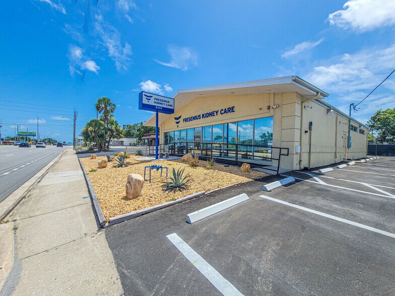 6450 Seminole Blvd, Seminole, FL à vendre - Photo de l’immeuble – Image 2 sur 6