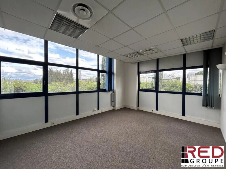 10 Rue Du Lieutenant Parayre, Aix-en-Provence à louer - Photo de l’immeuble – Image 2 sur 4