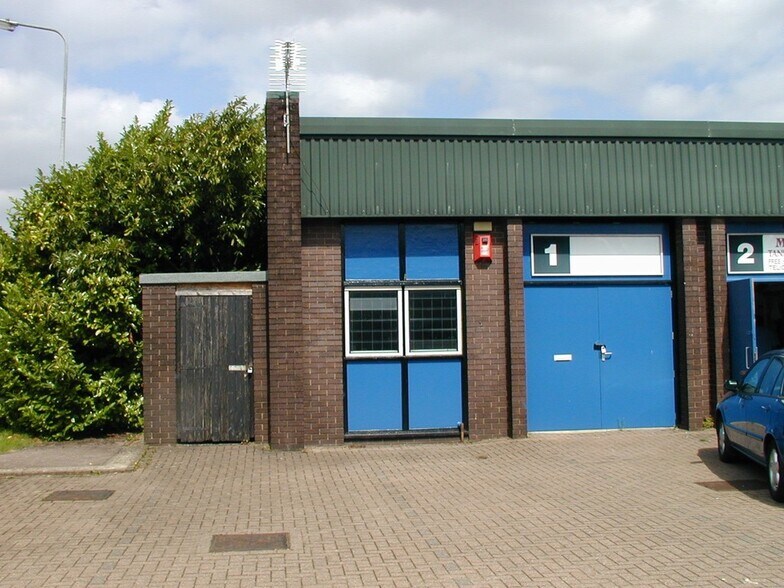 Boulton Rd, Stevenage à louer - Photo de l’immeuble – Image 2 sur 2