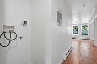 Plus de détails pour 10 Eastman Ter, Poughkeepsie, NY - Logement à vendre