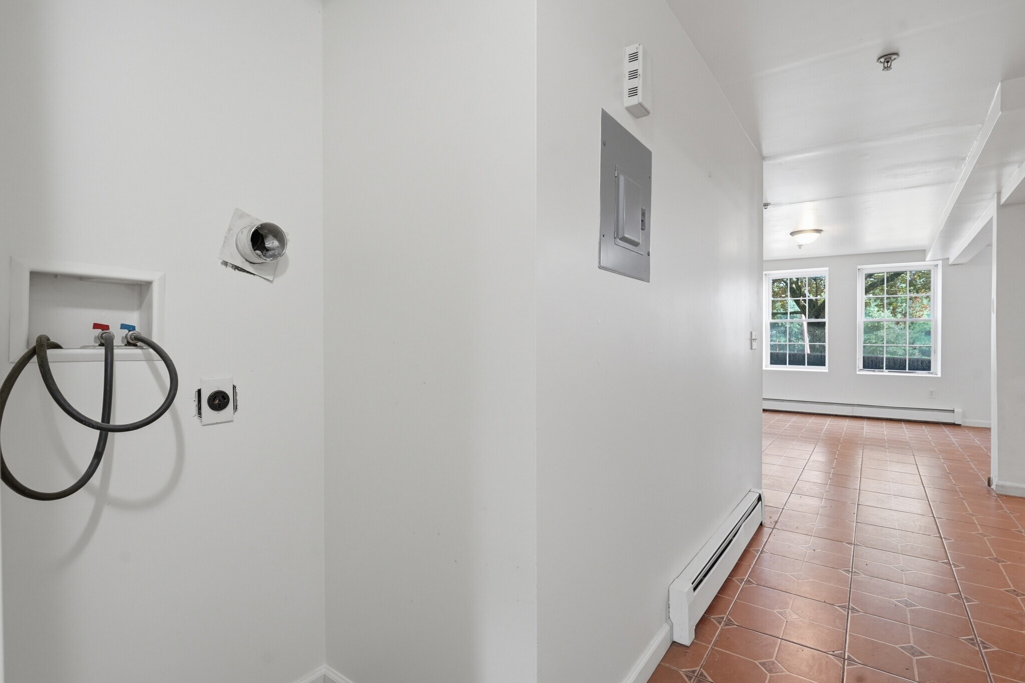 10 Eastman Ter, Poughkeepsie, NY à vendre Photo principale– Image 1 sur 40