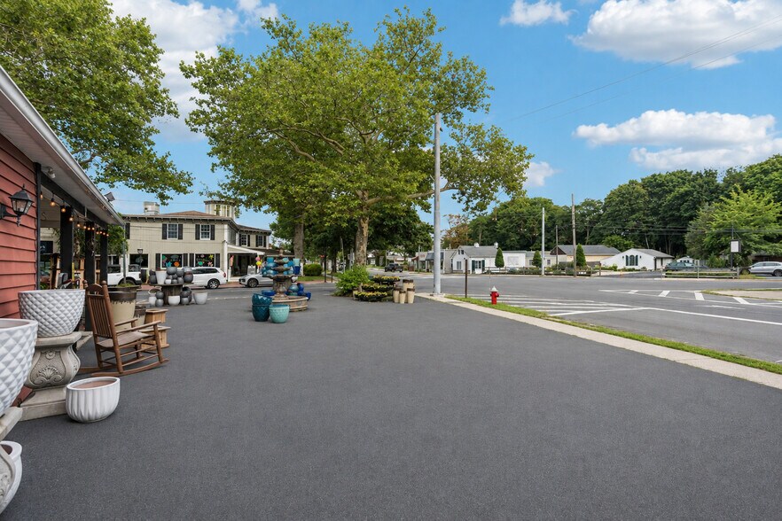 95 Love Ln, Mattituck, NY à vendre - Photo de l’immeuble – Image 2 sur 32