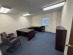 678 Westwood Ave, River Vale, NJ à louer Photo intérieure– Image 2 sur 4