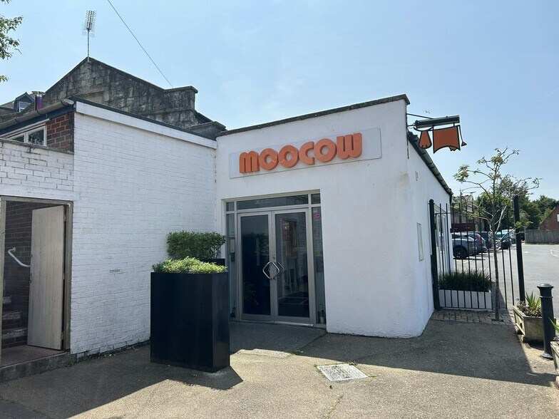 55 Cross St, Cowes à vendre - Photo de l’immeuble – Image 2 sur 12