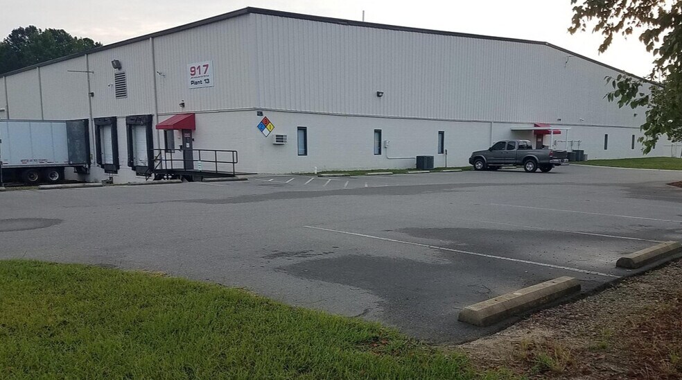 917 J R Industrial Dr, Sanford, NC à louer - Photo de l’immeuble – Image 3 sur 9