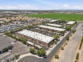 6859 E Rembrandt Ave, Mesa, AZ à louer Aérien– Image 2 sur 9