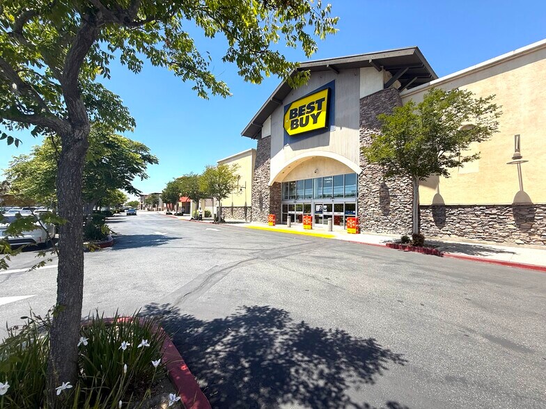 12260 Foothill Blvd, Rancho Cucamonga, CA à vendre - Photo de l’immeuble – Image 3 sur 8