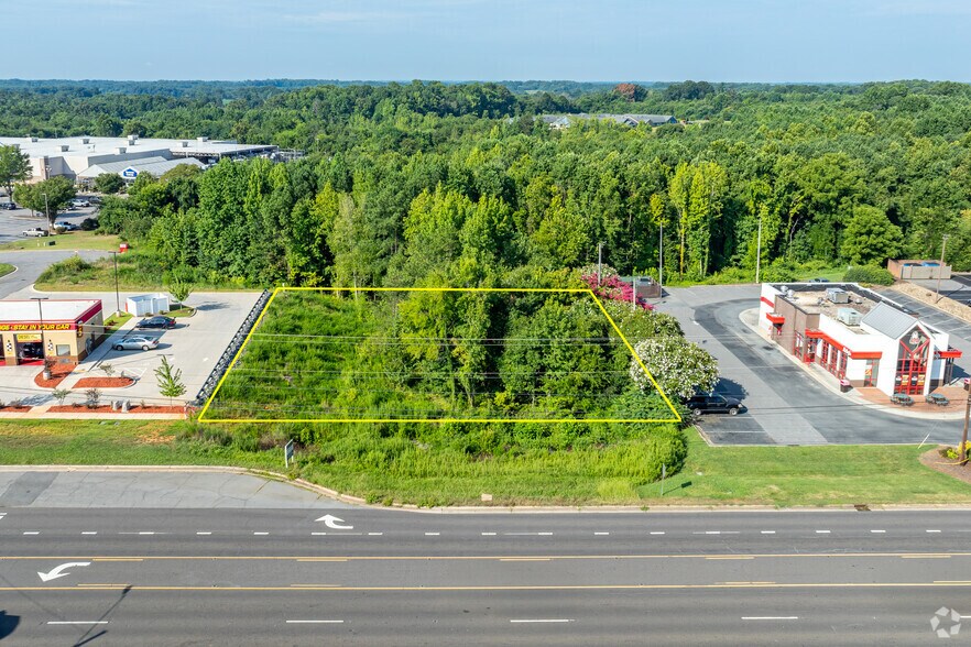 1479 Yadkinville Road, Mocksville, NC à vendre - Photo de l’immeuble – Image 1 sur 14