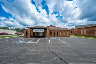 Plus de détails pour 2114 N Jackson St, Tullahoma, TN - Bureau à vendre
