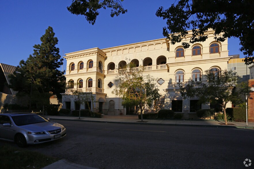 117 S Louise St, Glendale, CA à louer - Photo de l’immeuble – Image 3 sur 4