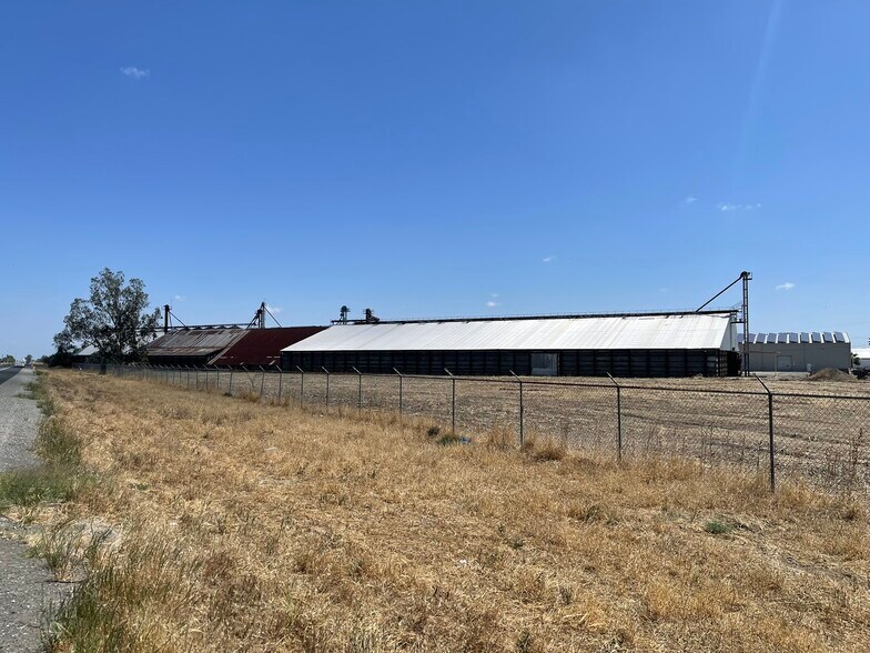 20500 Main St, Stratford, CA à vendre - Photo de l’immeuble – Image 3 sur 29
