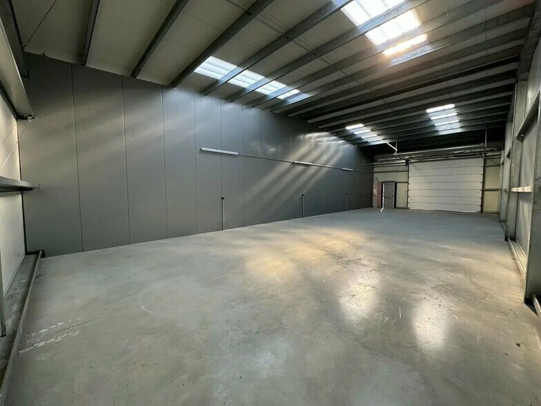 Local d’activités dans Bourguébus à louer - Photo intérieure – Image 3 sur 3