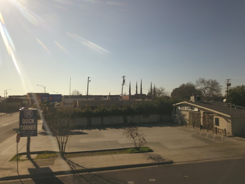 357 E Tulare St, Dinuba, CA à vendre - Photo de l’immeuble – Image 3 sur 13