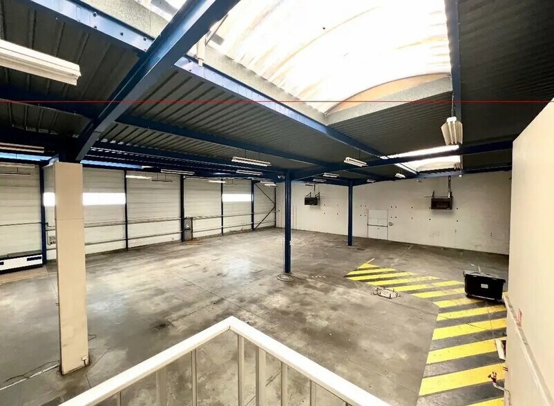 Local d’activités dans Le Havre à louer - Photo de l’immeuble – Image 2 sur 5