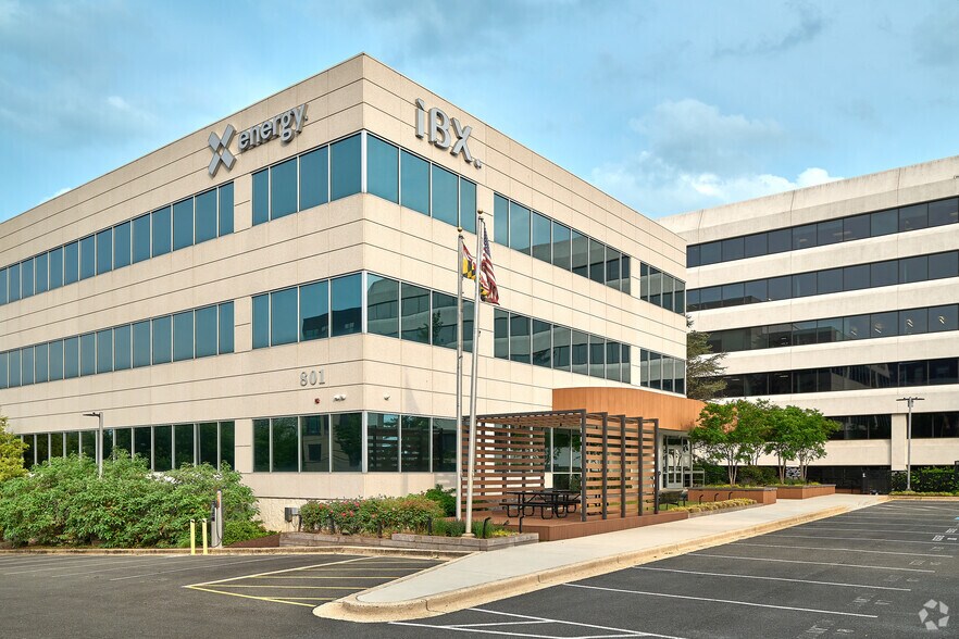 801 Thompson Ave, Rockville, MD à louer - Photo principale – Image 1 sur 4