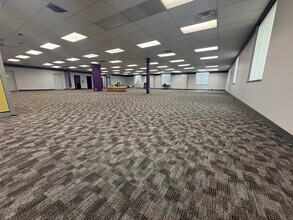 3000 E Ridge Rd, Rochester, NY à louer Photo intérieure– Image 1 sur 4