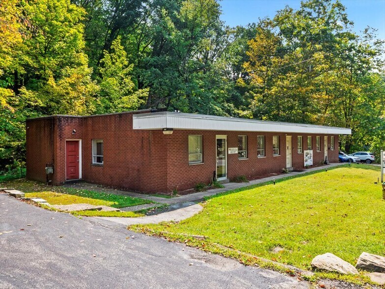 584 Brown Ave, Turtle Creek, PA à vendre - Photo de l’immeuble – Image 2 sur 25