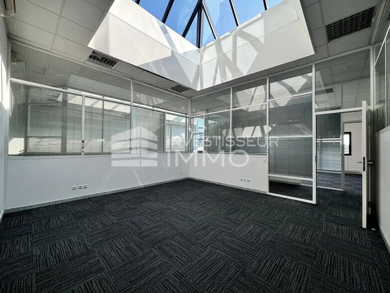 Bureau dans Champigny-sur-Marne à louer - Photo de l’immeuble – Image 2 sur 11