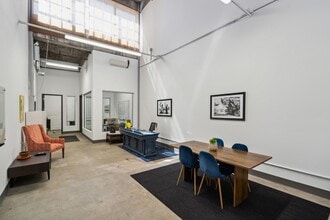 2744 E 11th St, Oakland, CA à louer Photo intérieure– Image 2 sur 6