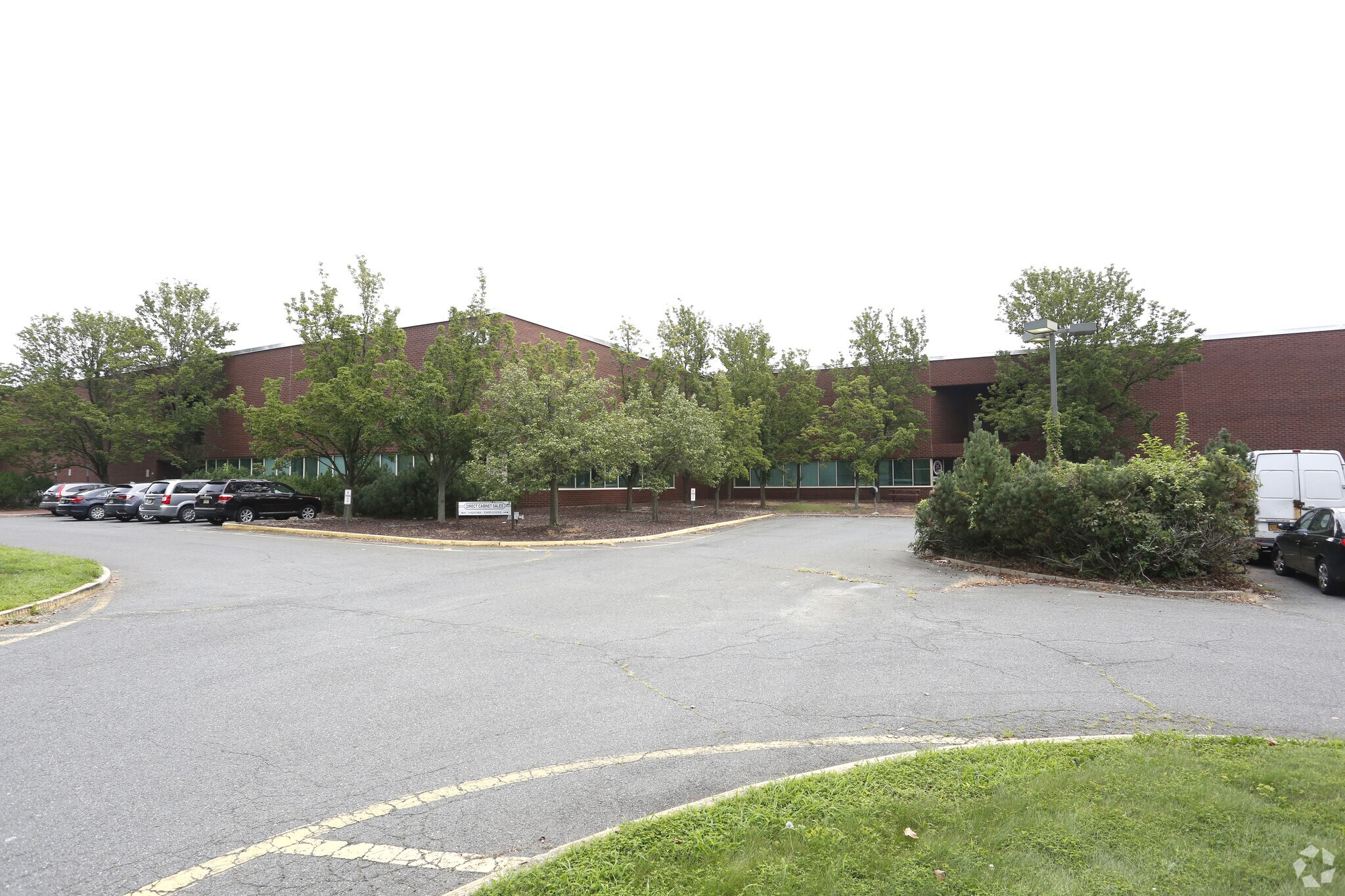 180 Herrod Blvd, South Brunswick, NJ à louer Photo principale– Image 1 sur 10