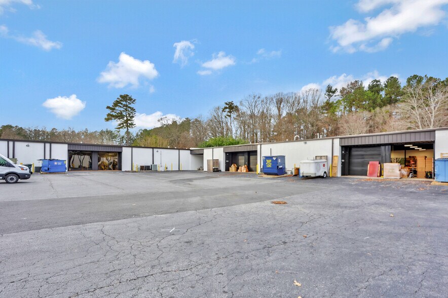 821 Livingston Ct SE, Marietta, GA à louer - Photo de l’immeuble – Image 3 sur 9