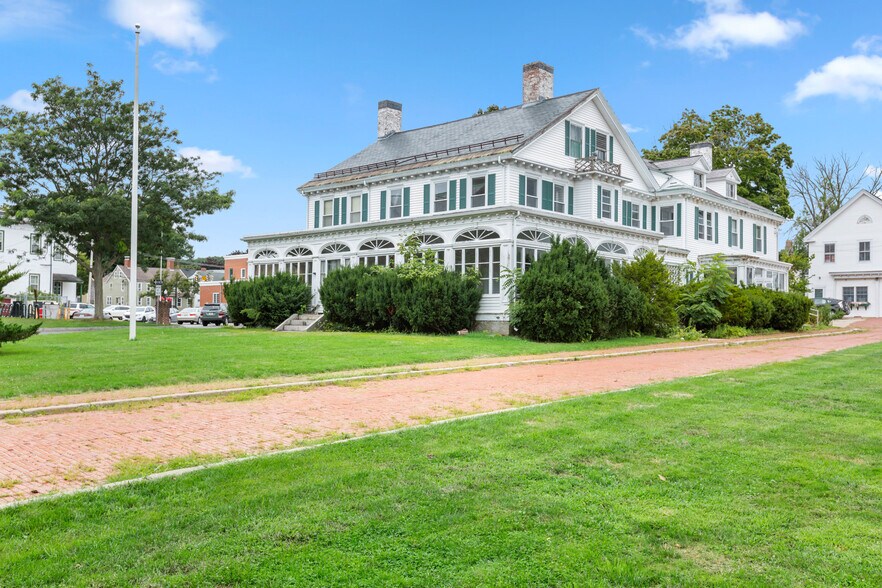 145 Main St, Amesbury, MA à vendre - Photo principale – Image 1 sur 37