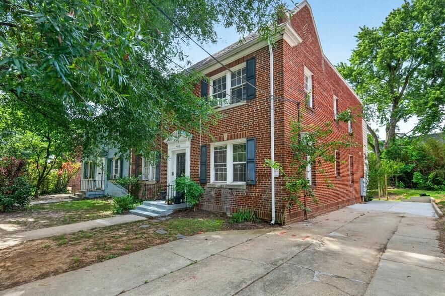 4512 MacArthur Blvd NW, Washington, DC à vendre - Photo de l’immeuble – Image 3 sur 22