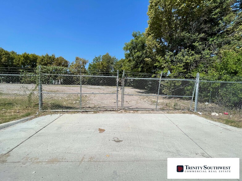 2407-2423 Langford St, Dallas, TX à louer - Photo de l’immeuble – Image 2 sur 6