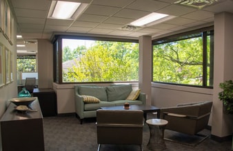 1600 E Franklin St, Chapel Hill, NC à vendre Photo intérieure– Image 2 sur 6