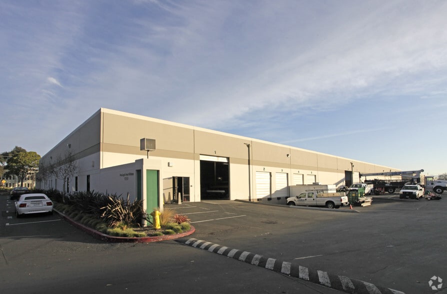 2340-2380 W Winton Ave, Hayward, CA à louer - Photo de l’immeuble – Image 2 sur 11