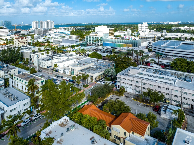 700 Lincoln Rd, Miami Beach, FL à louer - Aérien – Image 1 sur 3