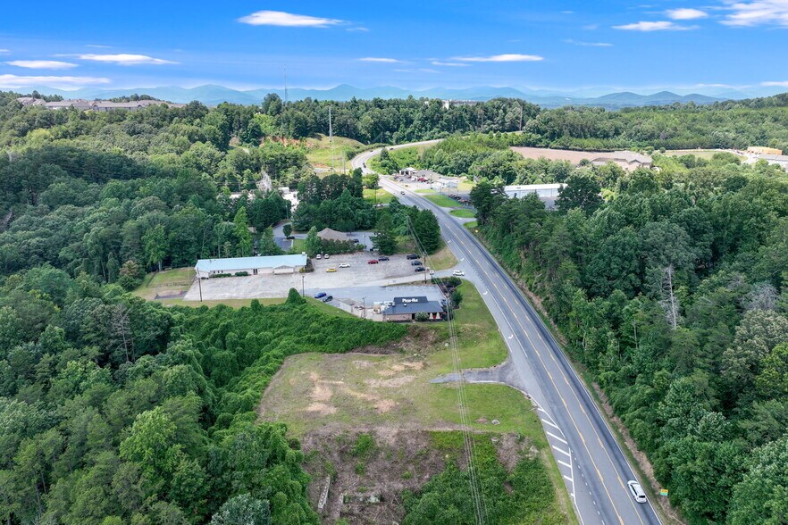 1392 Chestatee Street, Dahlonega, GA à vendre - Photo de l’immeuble – Image 1 sur 18