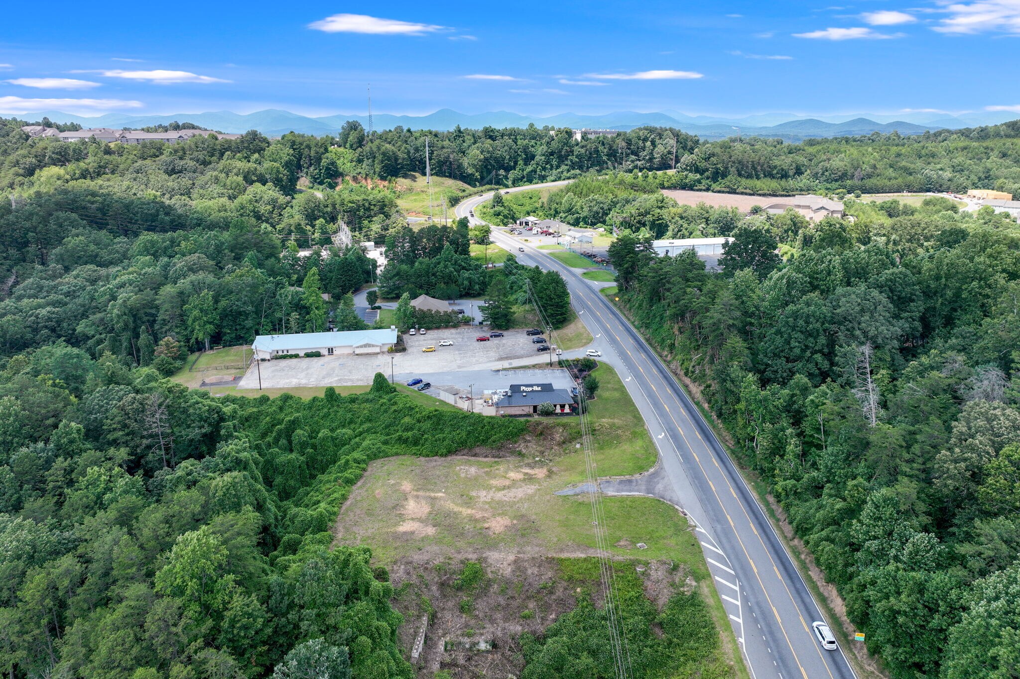 1392 Chestatee Street, Dahlonega, GA à vendre Photo de l’immeuble– Image 1 sur 19