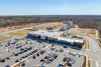 14013 N Creek Village Dr, Huntersville, NC - Vue aérienne  vue de carte - Image1