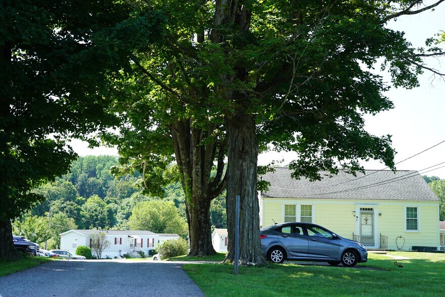 Heritage Circle, Patterson, NY à vendre - Photo de l’immeuble – Image 2 sur 2