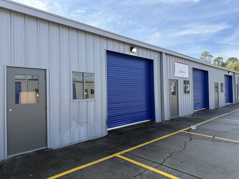 9465 Creosote Rd, Gulfport, MS à louer - Photo de l’immeuble – Image 1 sur 6