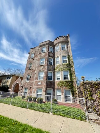 Plus de détails pour 7914 S Dobson Ave, Chicago, IL - Logement à vendre