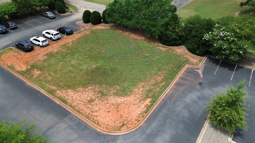 196 Mutual Dr, Anderson, SC à vendre - Photo de l’immeuble – Image 3 sur 7