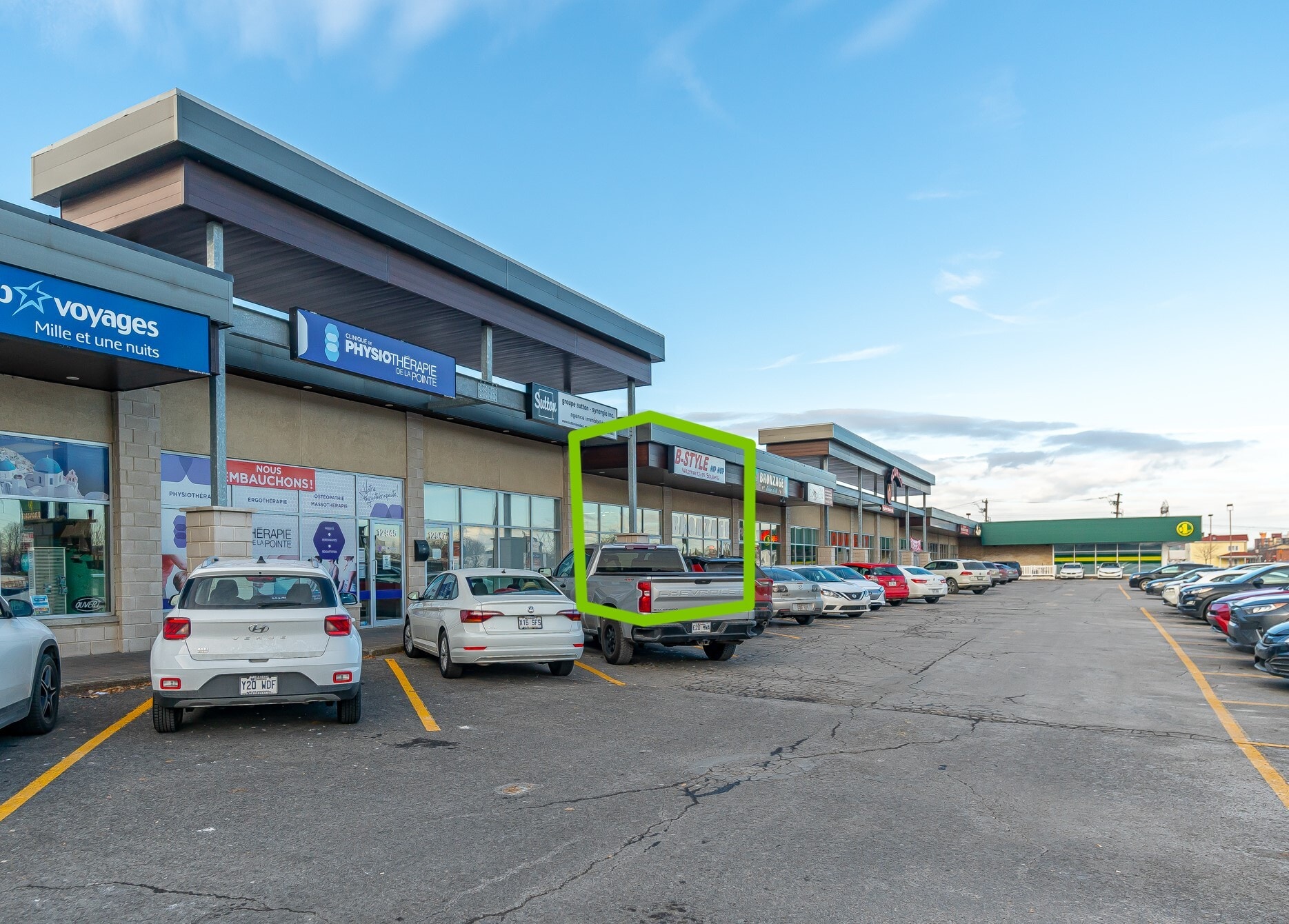 12915-13055 Rue Sherbrooke E, Montréal, QC à louer Photo de l’immeuble– Image 1 sur 1