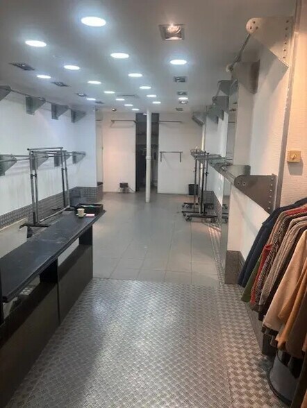 Local commercial dans Paris à vendre - Photo de l’immeuble – Image 2 sur 4