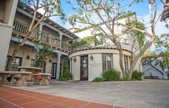 1165 Coast Village Rd, Montecito, CA à louer Photo de l’immeuble– Image 1 sur 5