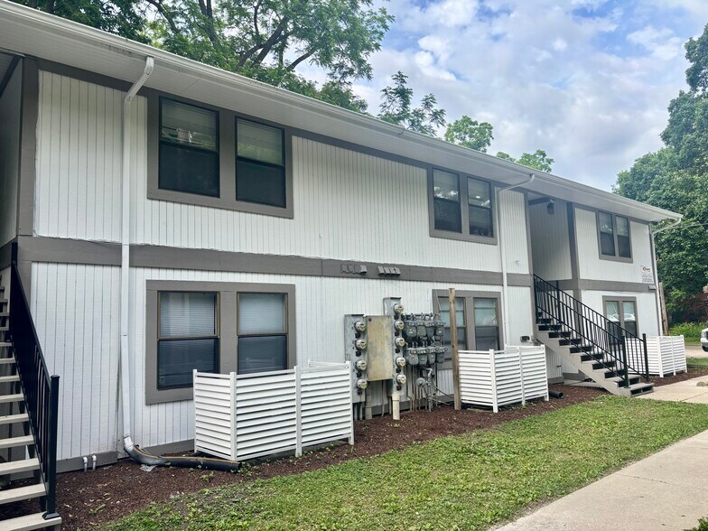 206 S Grove St, Urbana, IL à vendre - Photo de l’immeuble – Image 3 sur 10