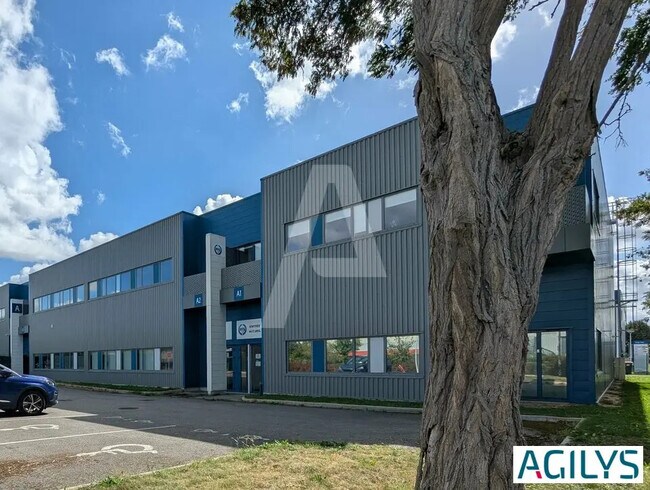 Plus de détails pour Bureau, Local d'activités à louer