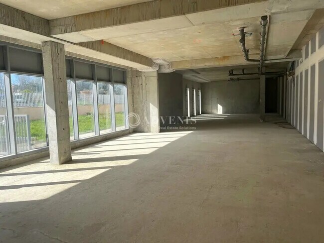 Plus de détails pour Local commercial à vendre