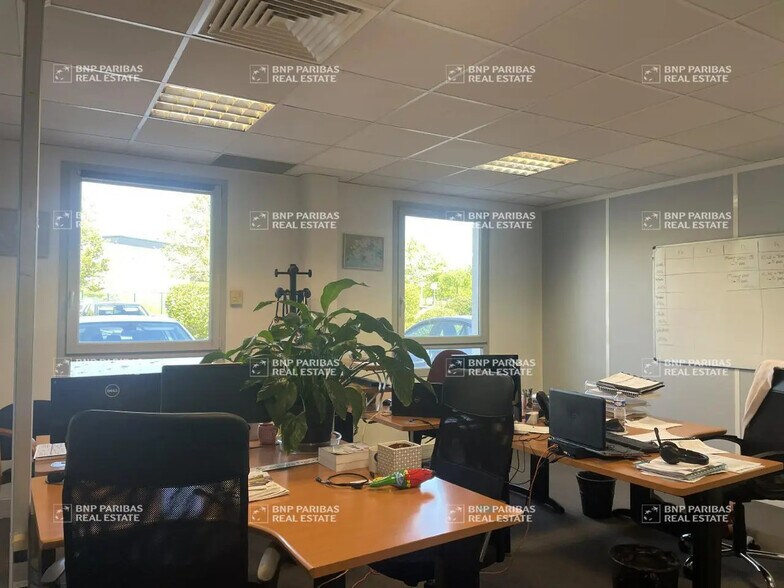 Bureau dans Saran à louer - Photo de l’immeuble – Image 1 sur 9