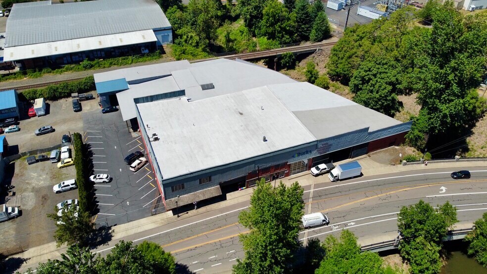1625 Washington St, Oregon City, OR à vendre - Photo de l’immeuble – Image 2 sur 13