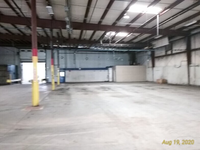 400 Ingham Ave, Blasdell, NY à louer - Photo de l’immeuble – Image 3 sur 22